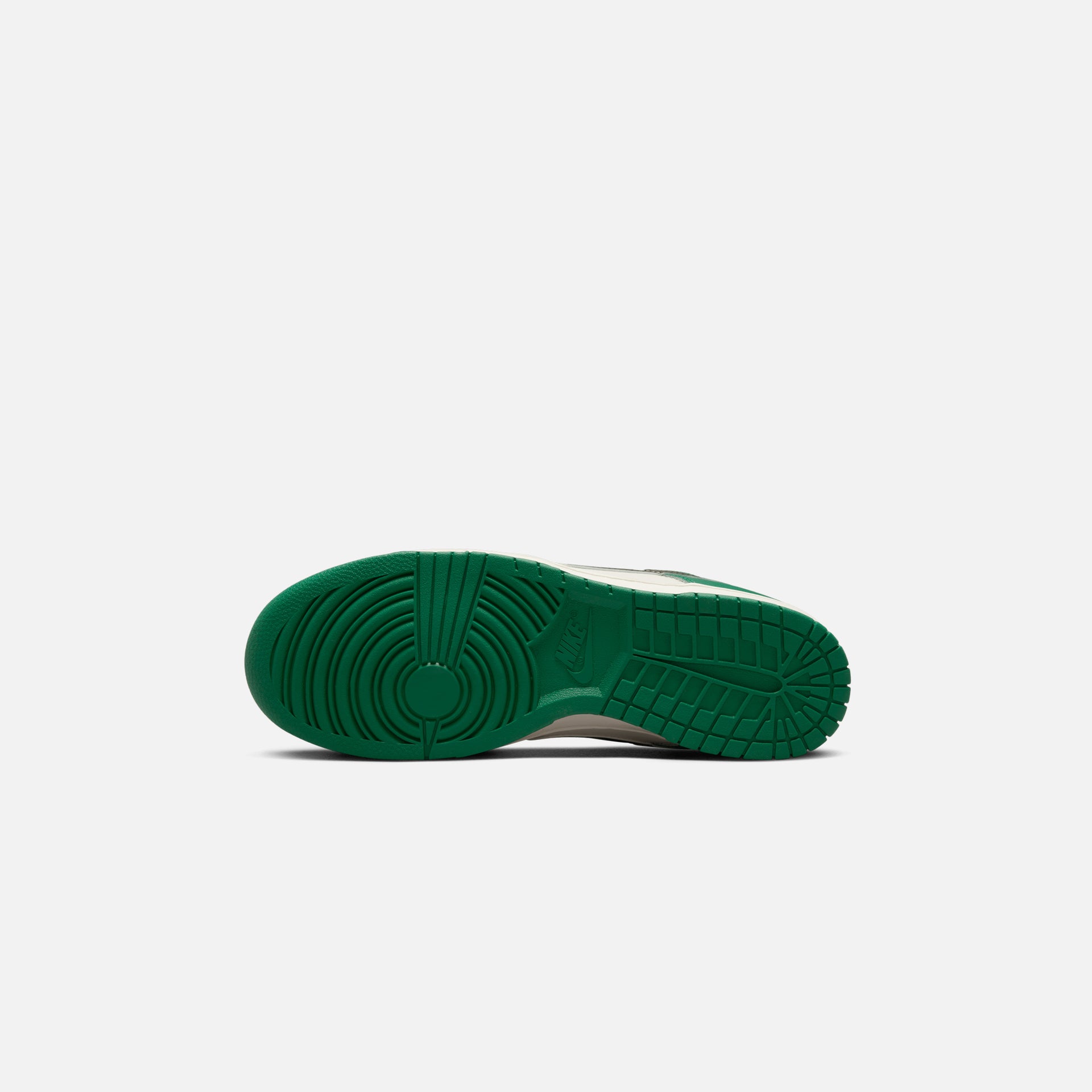 Nike Dunk Low Retro SE - Pale Ivory / Black / Malachite