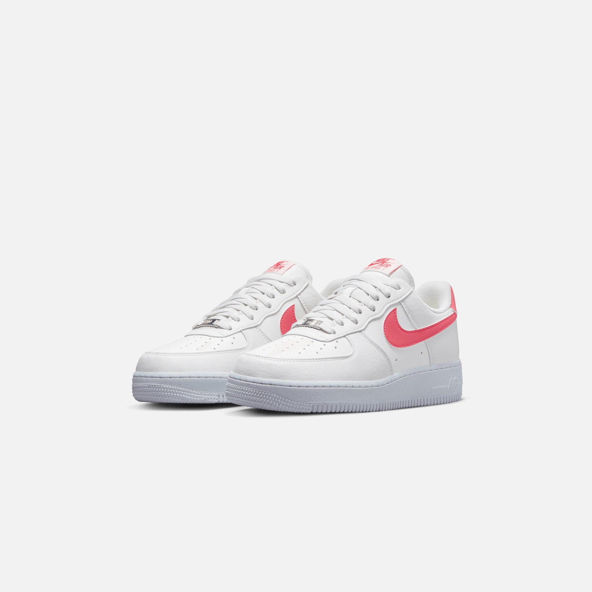 Nike WMNS Air Force 1 `07 SE - Summit White / Sea Coral / White