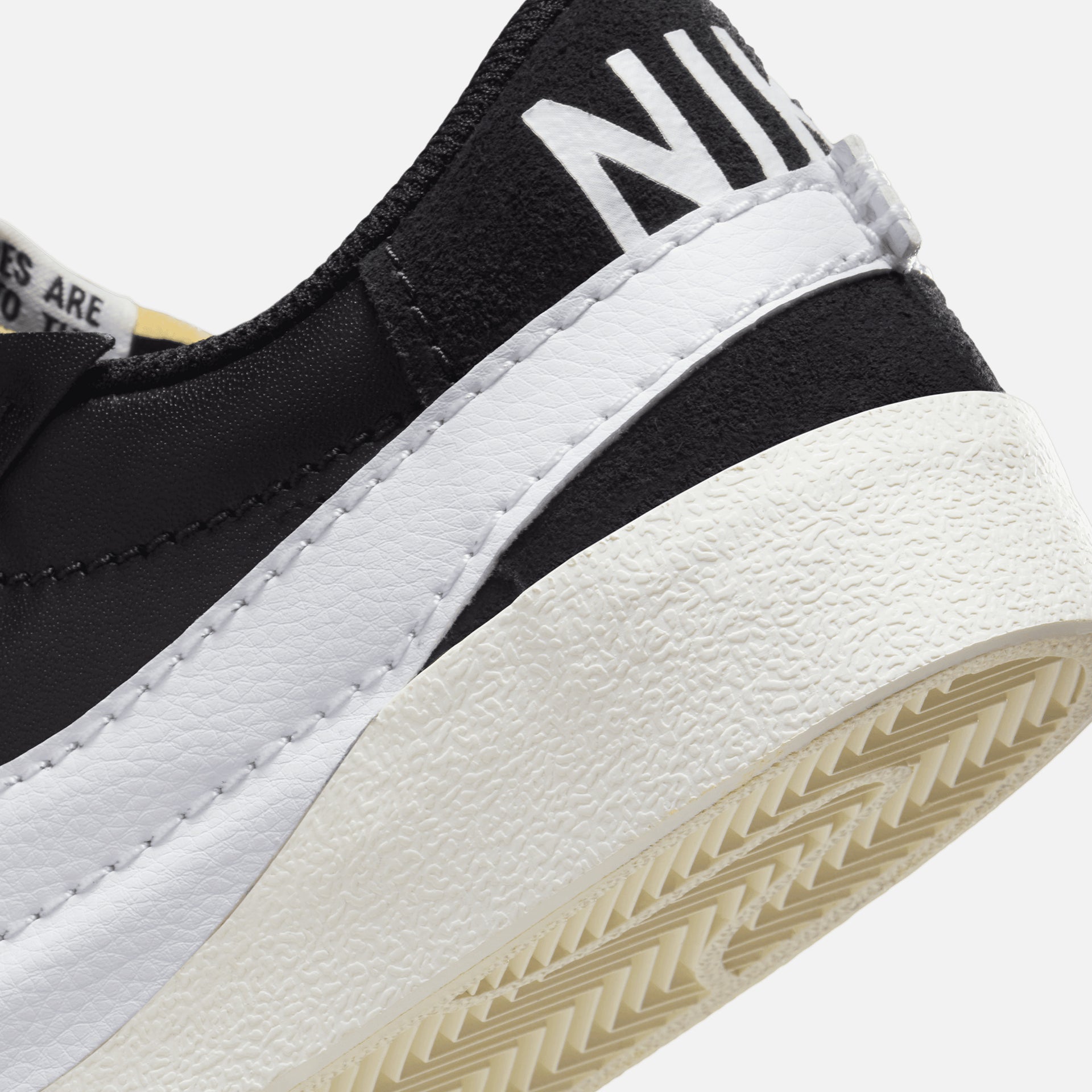 Nike WMNS Blazer Low `77 Jumbo - Black / White / Sail