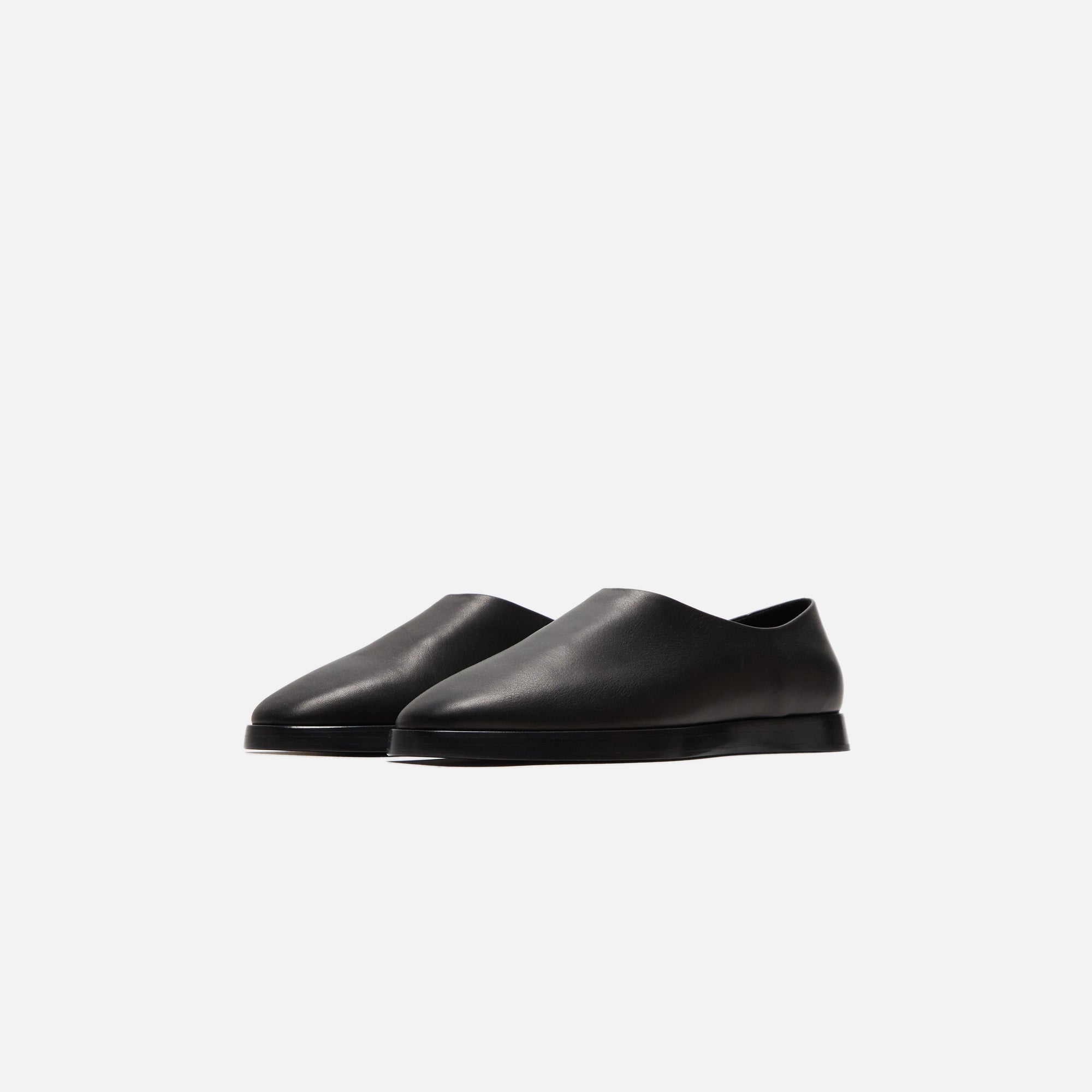 FEAR OF GOD フィアオブゴッド mule スリッポン ミュール フィア オブ ゴッドからスリッポンタイプの新フットウェアが登場