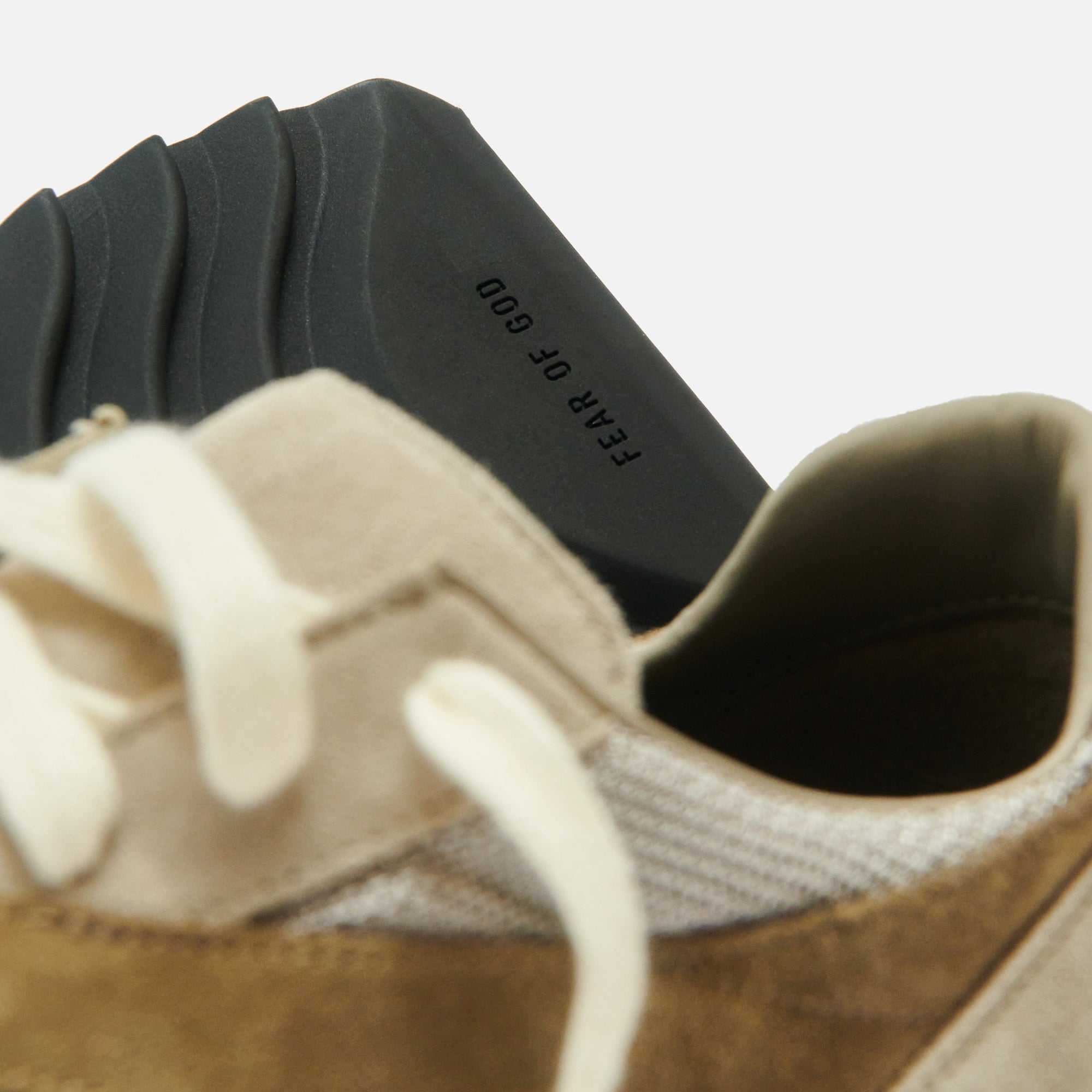 商品画像：Fear Of God Vintage Runner - Sabbia – Kith Europe 3