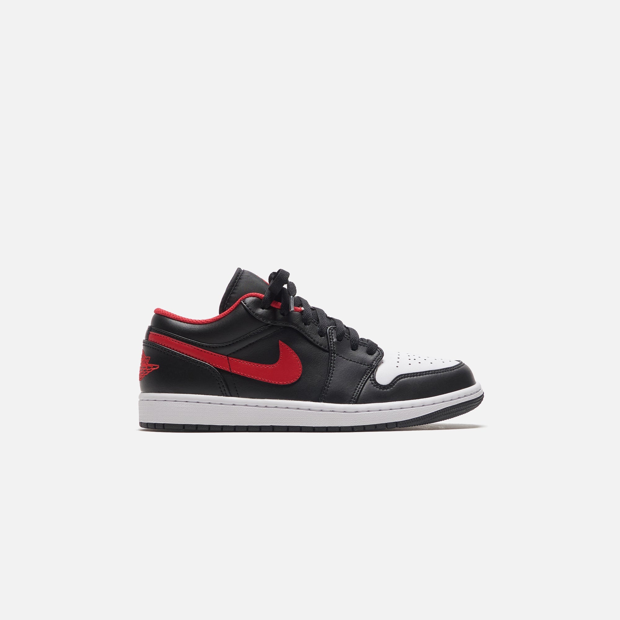 Air shops jordan 1 black with red swoosh