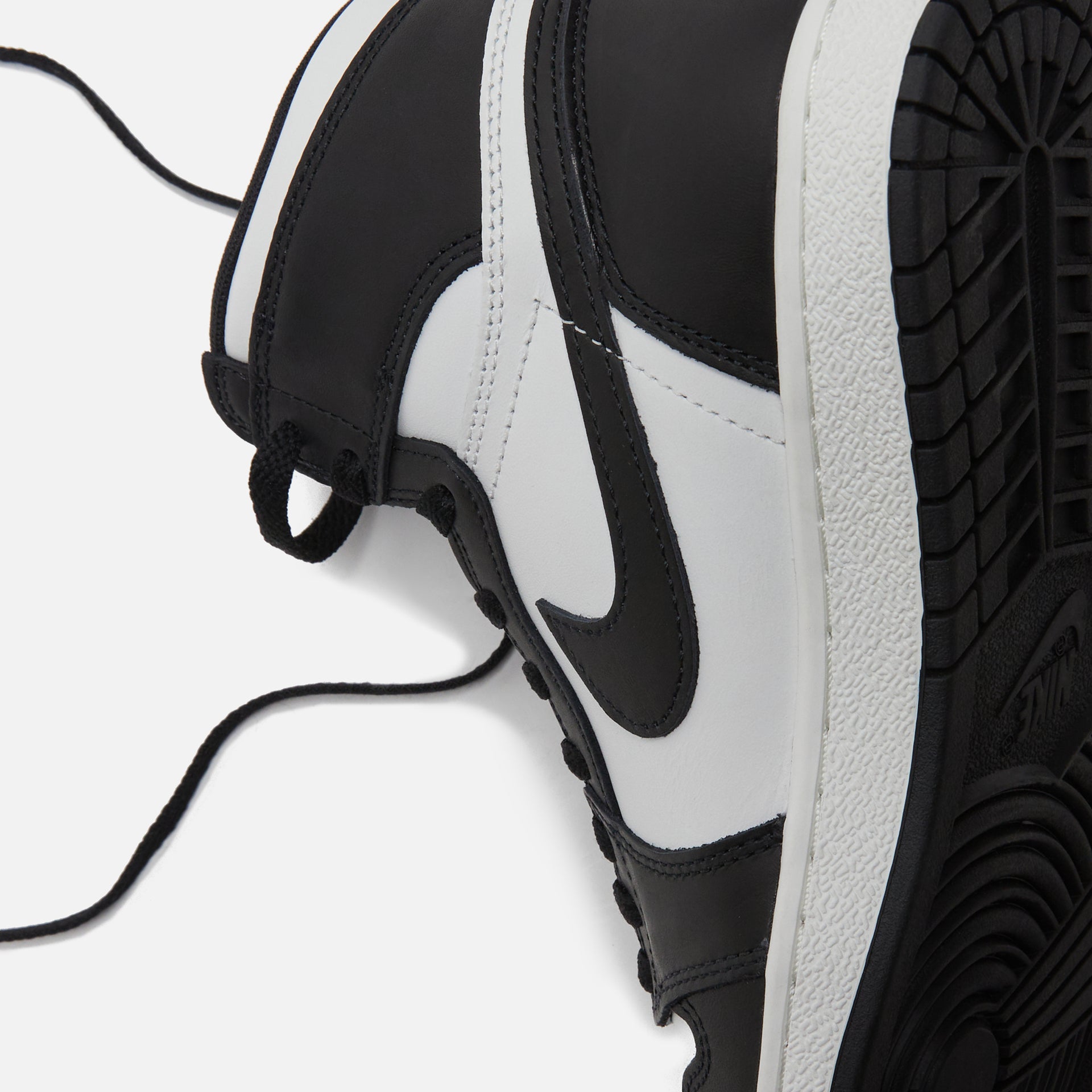 Jordan Air Jordan 1 High '85 - Black / White