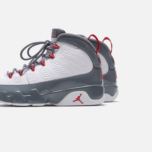 Nike Air Jordan 9 Retro - White / Fire Red / Cool Grey