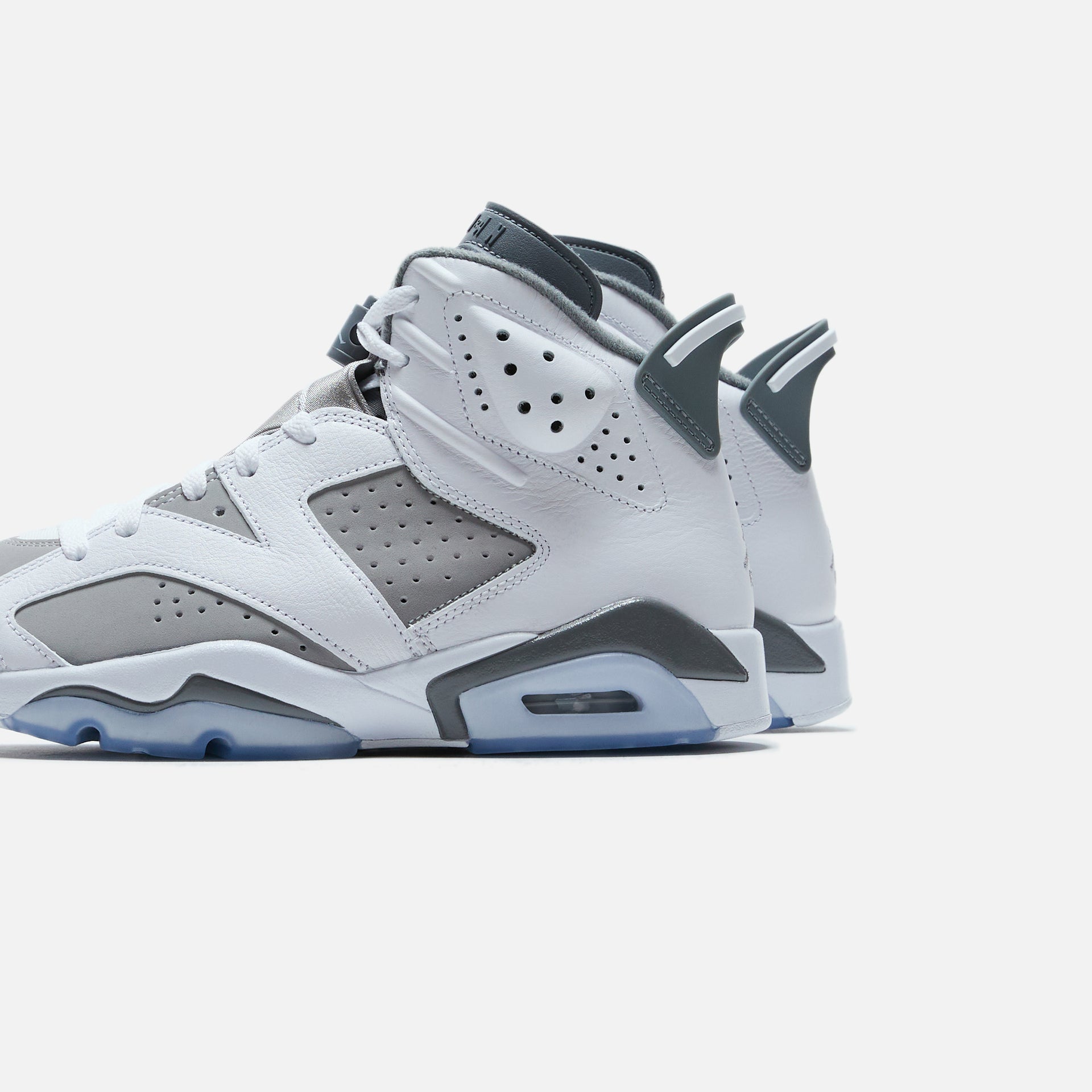 Jordan Air Jordan 6 Retro - White / Medium Grey / Cool Grey