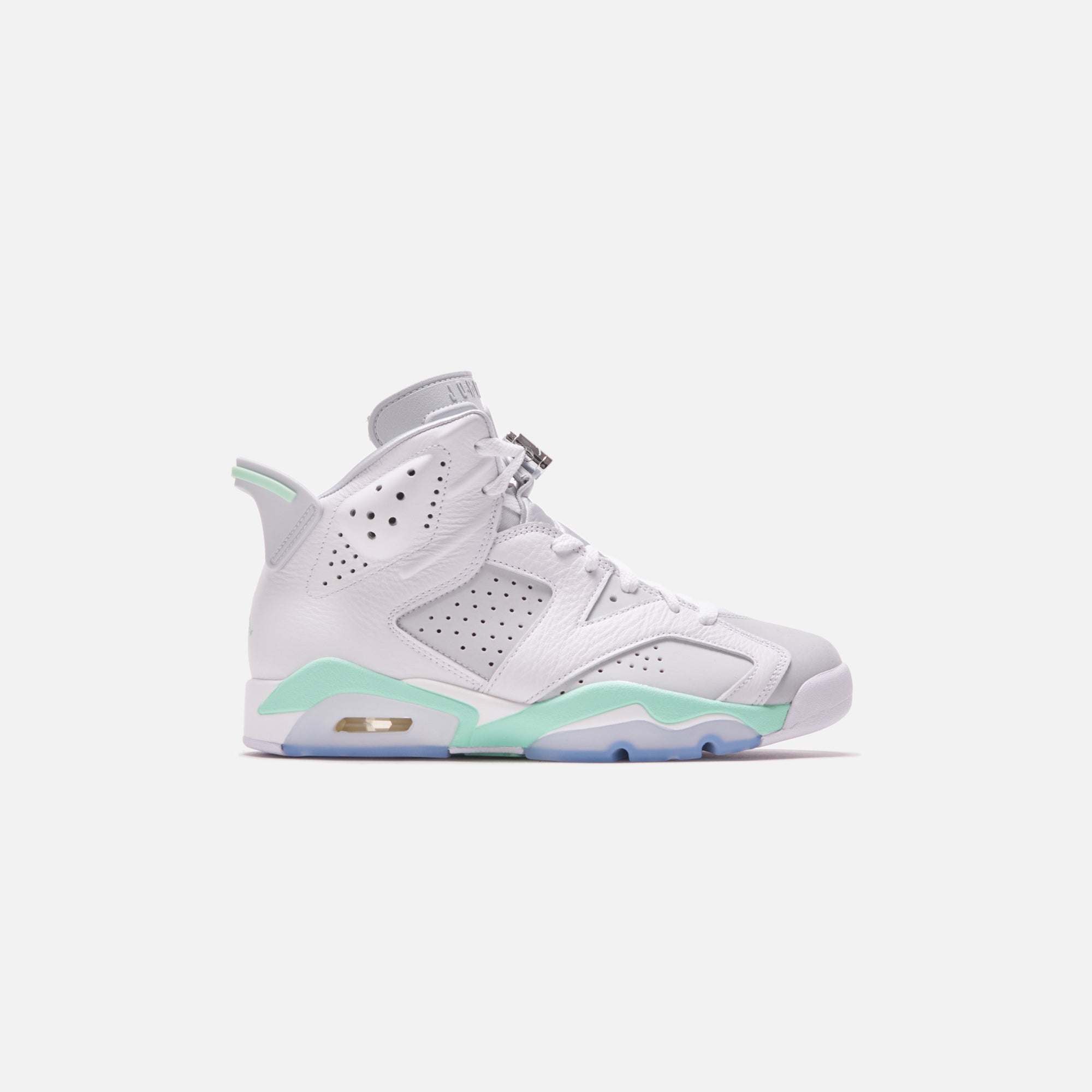 Nike WMNS Air Jordan 6 Retro - White / Pure Platinum / Mint Foam