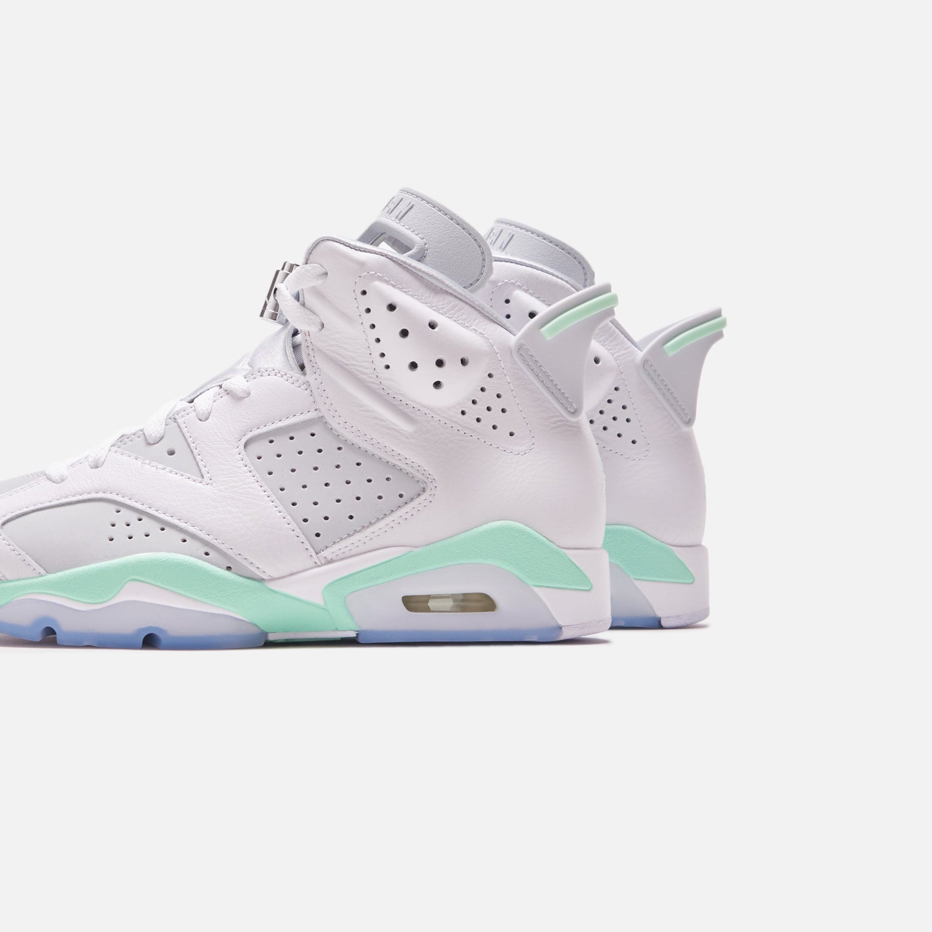 Jordan WMNS Air Jordan 6 Retro - White / Pure Platinum / Mint Foam