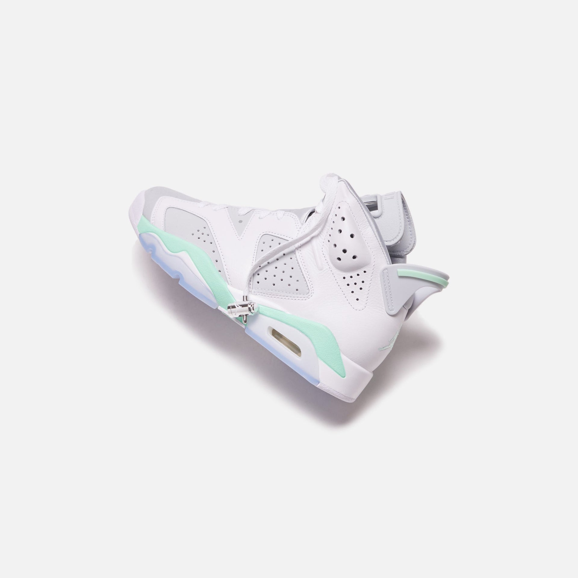 Jordan WMNS Air Jordan 6 Retro - White / Pure Platinum / Mint Foam