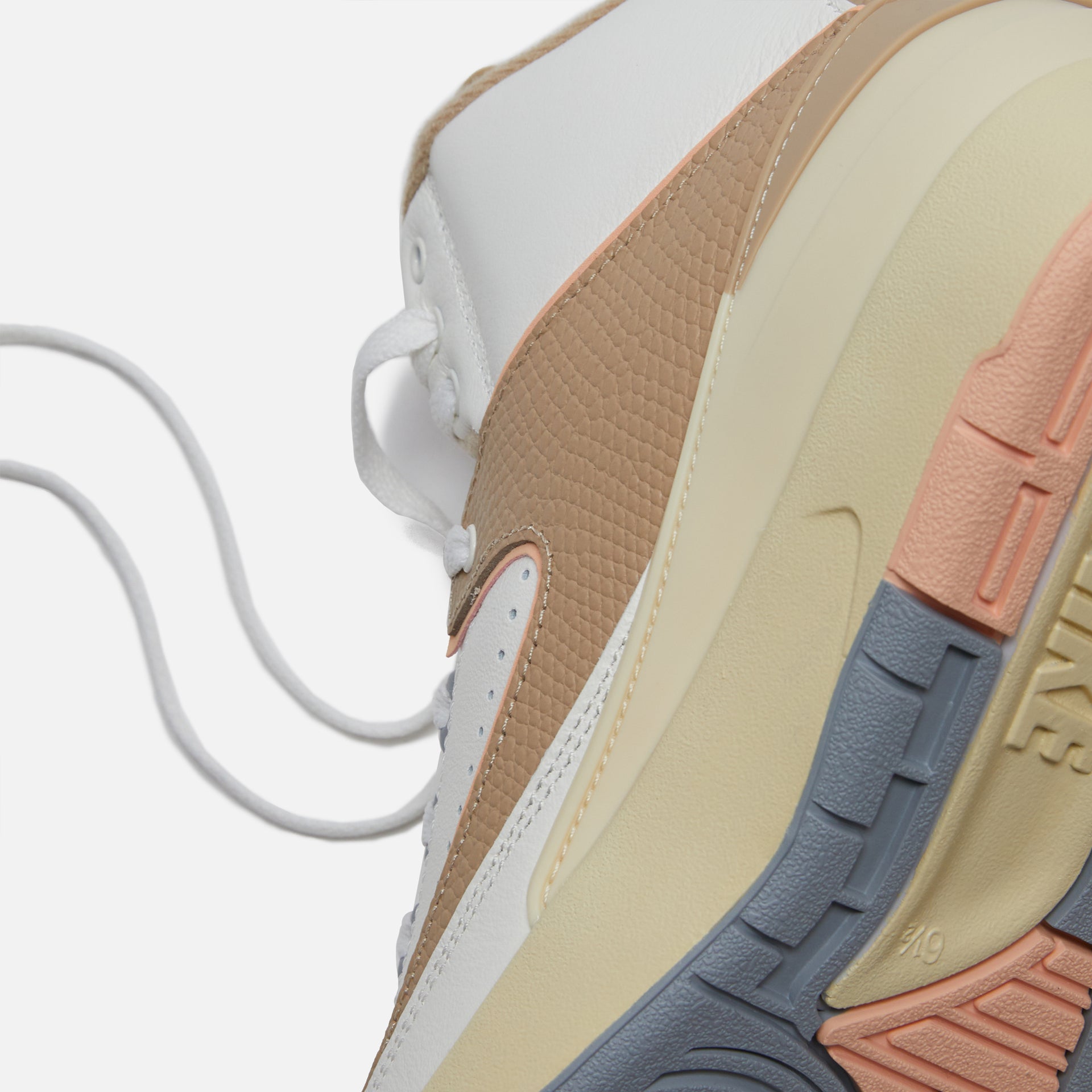 Nike WMNS Air Jordan 2 Retro - Sail / Desert / Sunset Haze / Muslin