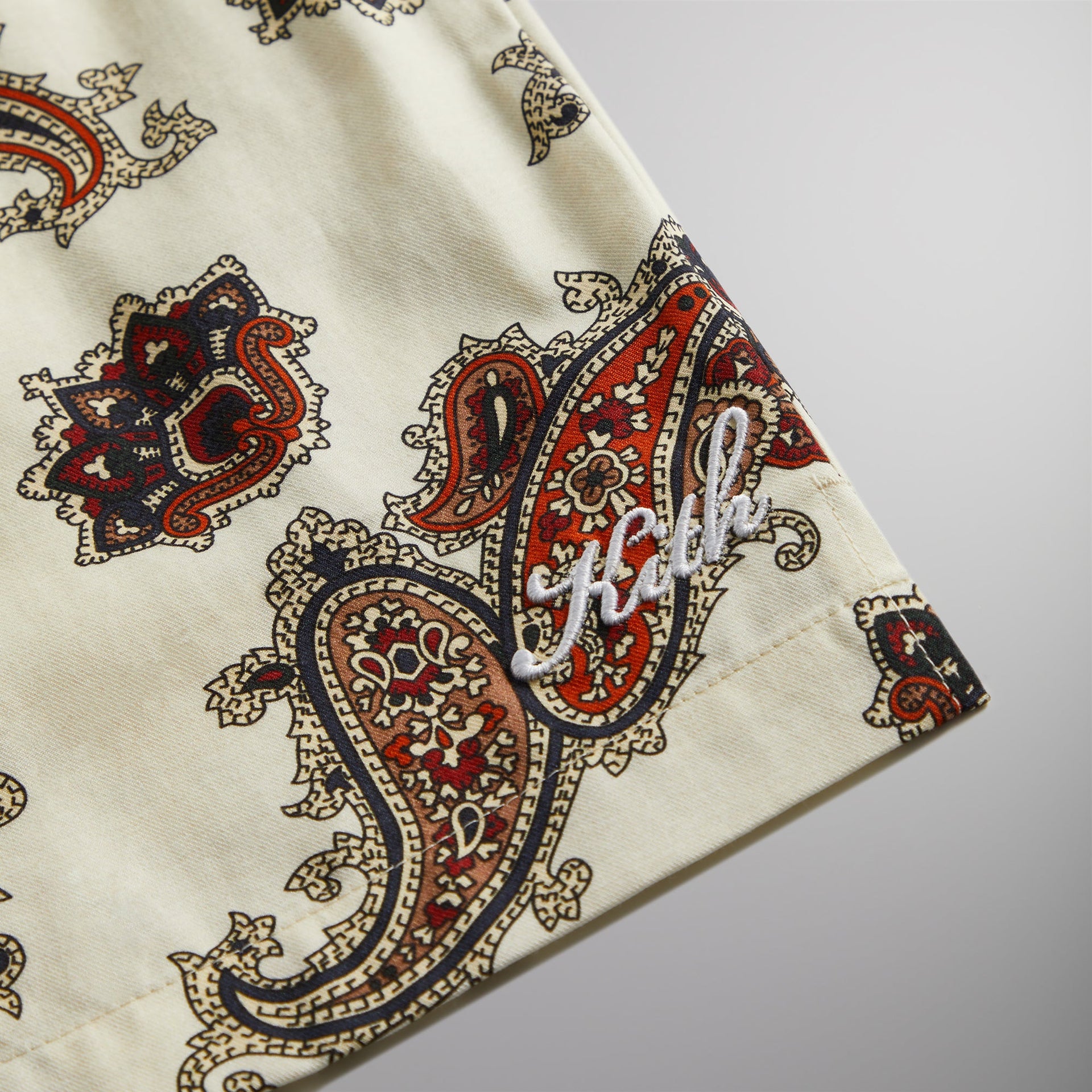 Kith Printed Active Short Silk Paisley - Sandrift