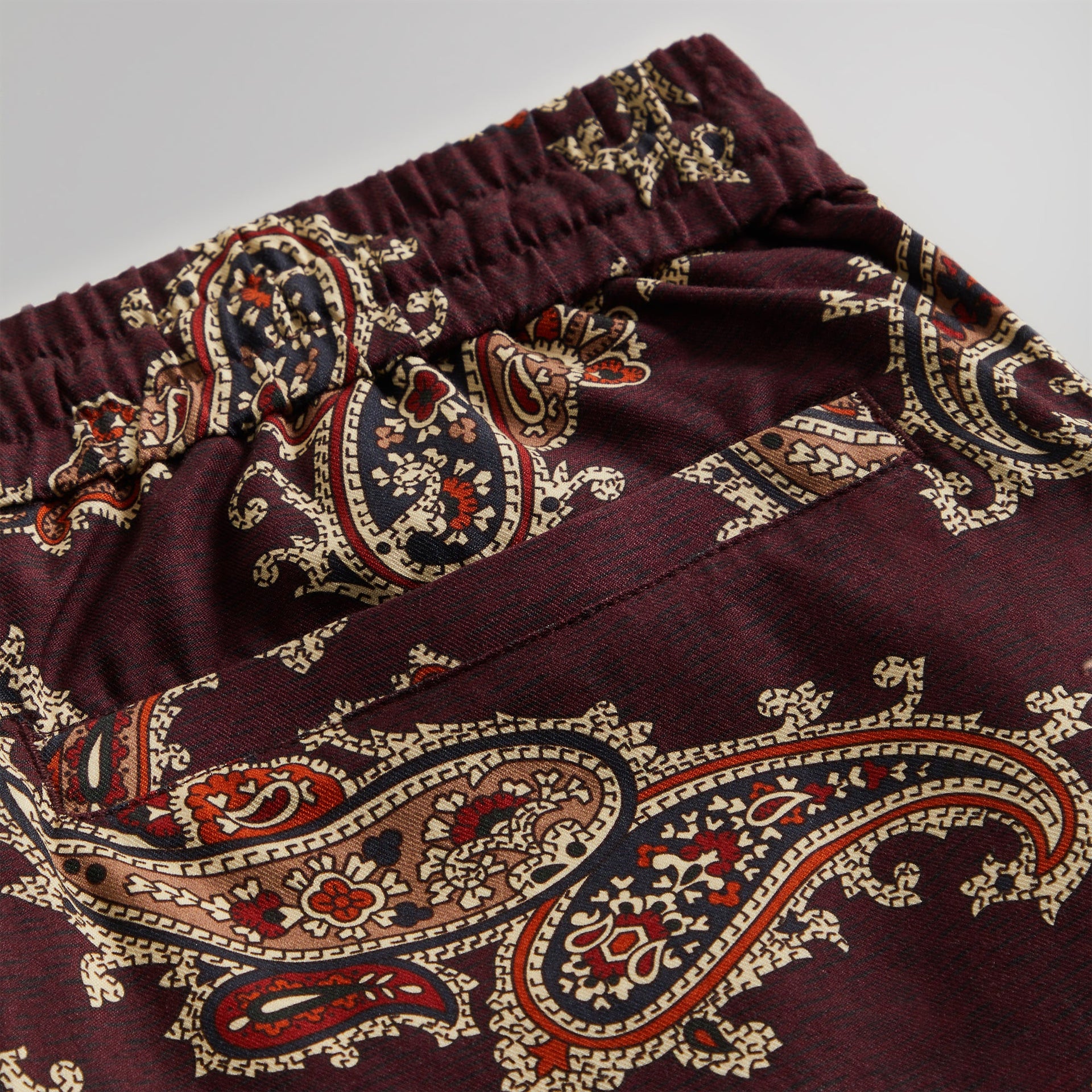 Kith Printed Active Short Silk Paisley - Magma