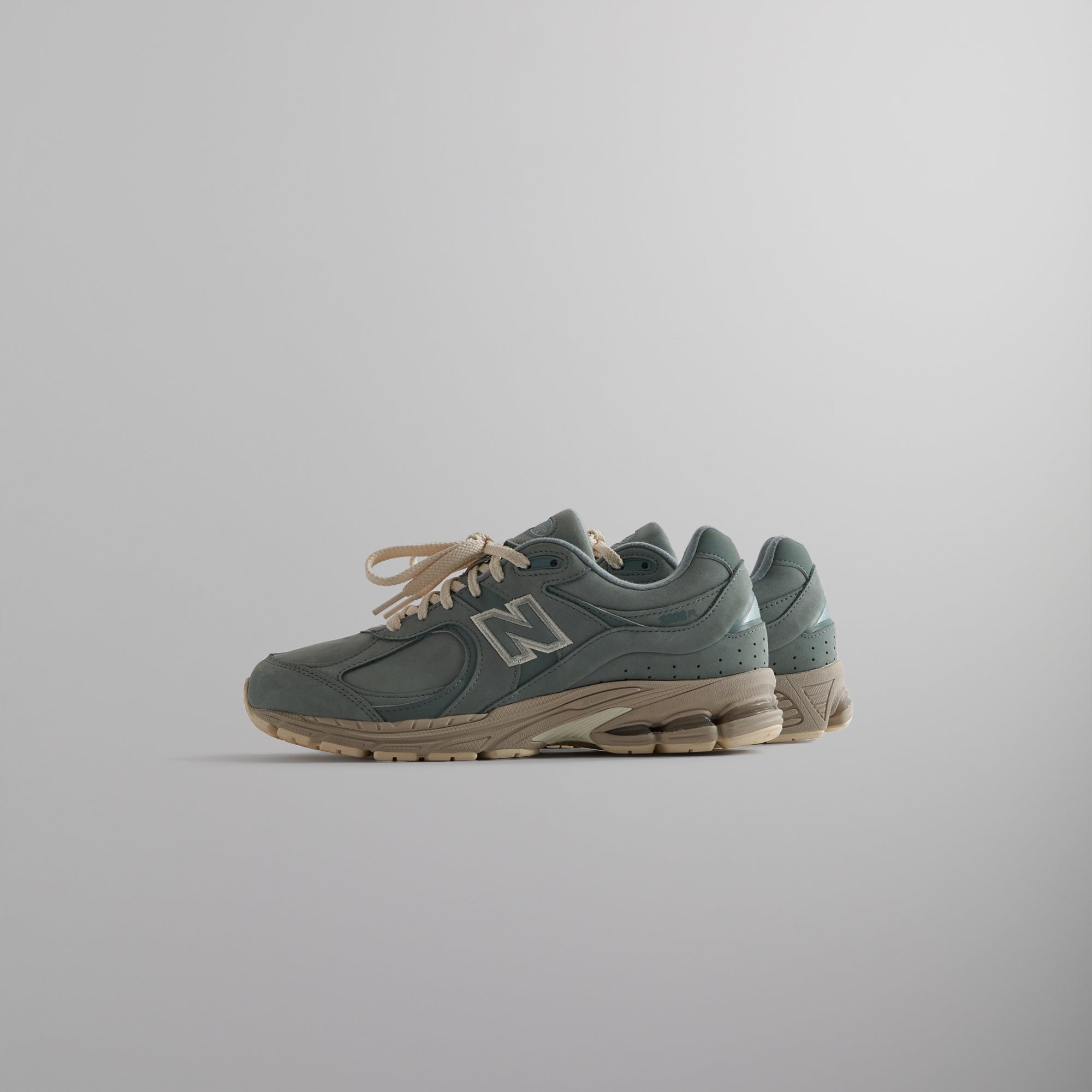 【New Balance x Kith】ニューバランス2002R Slate Grey Kith for New Balance 2002R - Slate Grey / Chinois Green