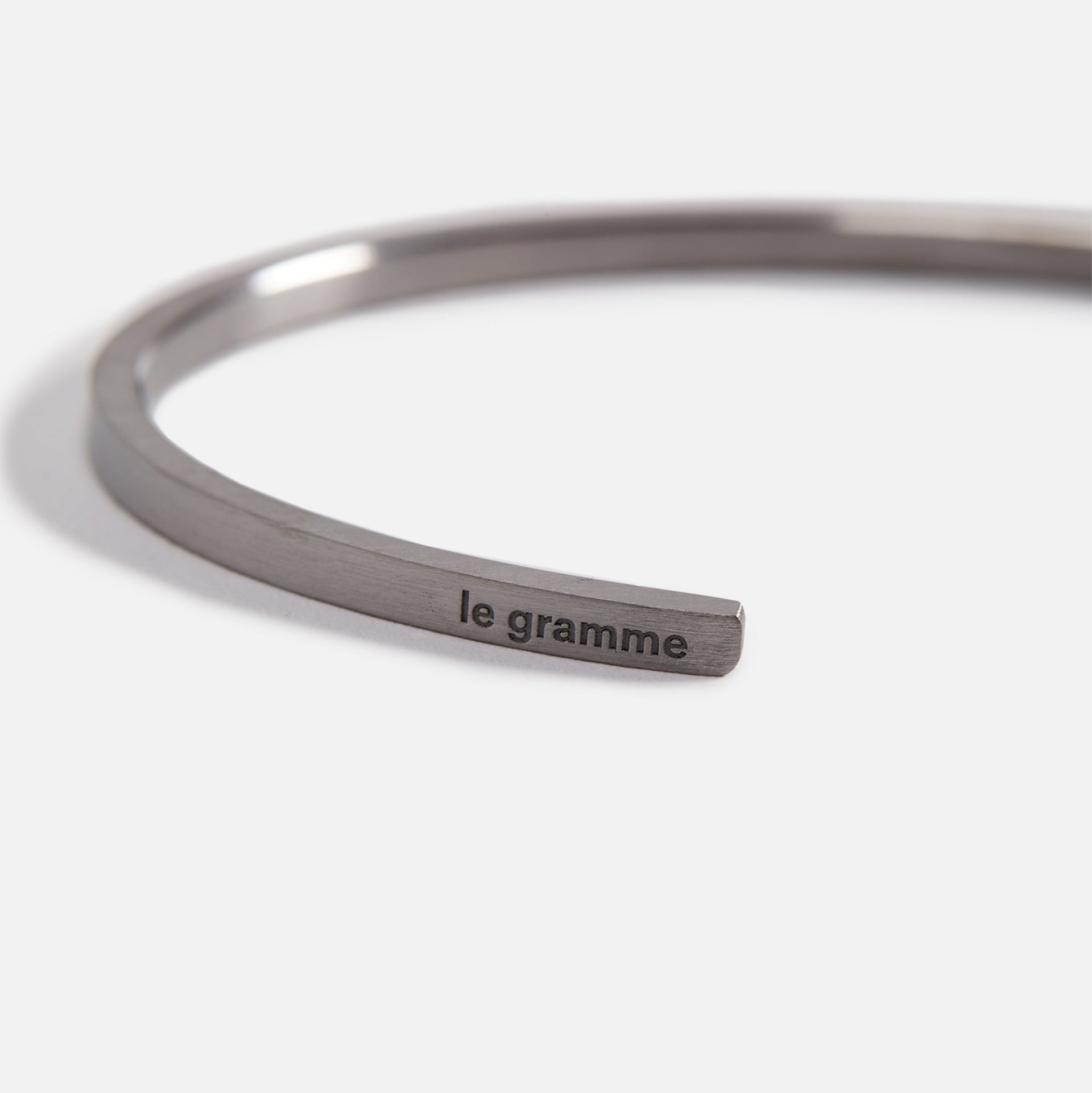 Le Gramme 7g Bracelet Slick Brushed 925 Black Sterling Silver -Silver / Black