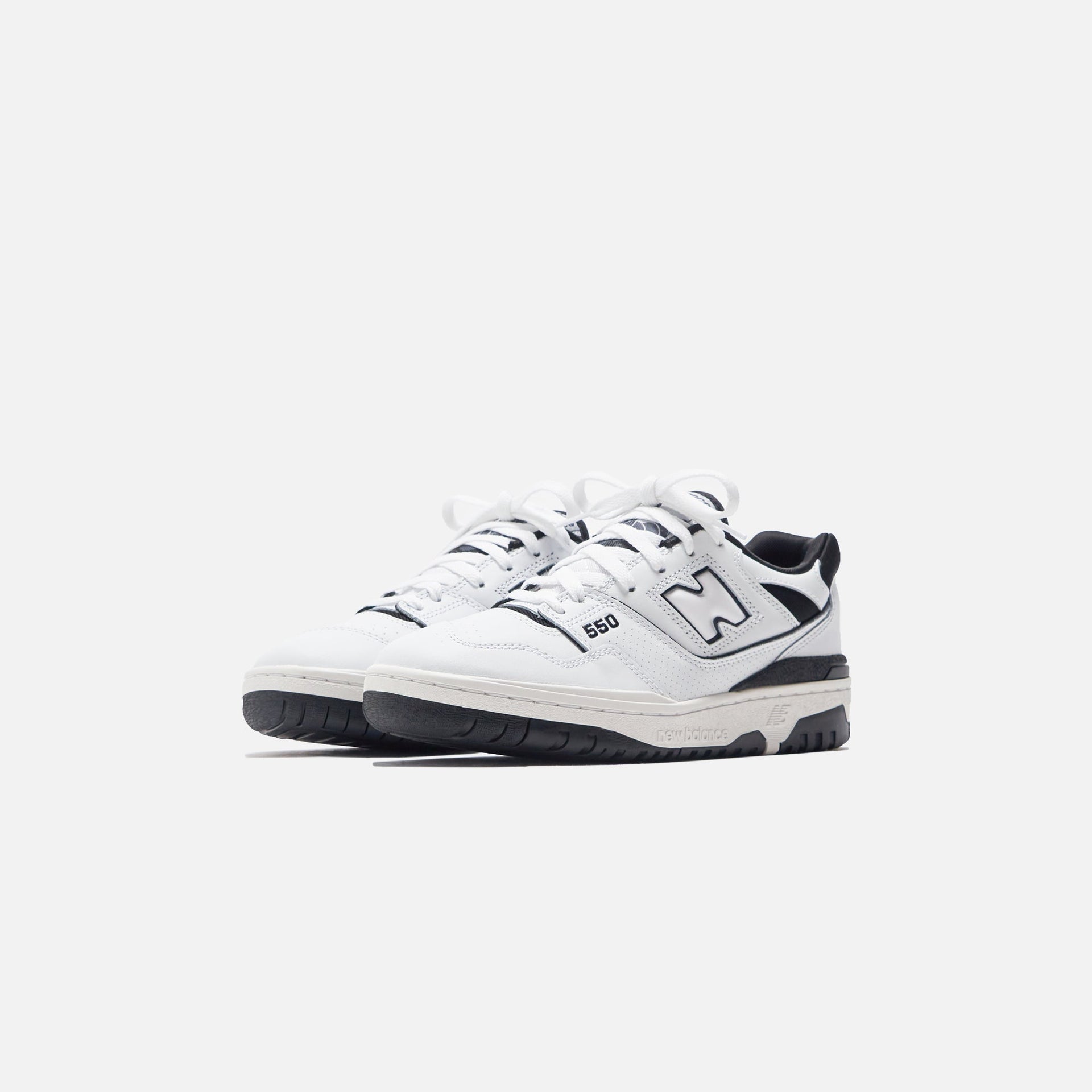 New Balance 550 - White / Black