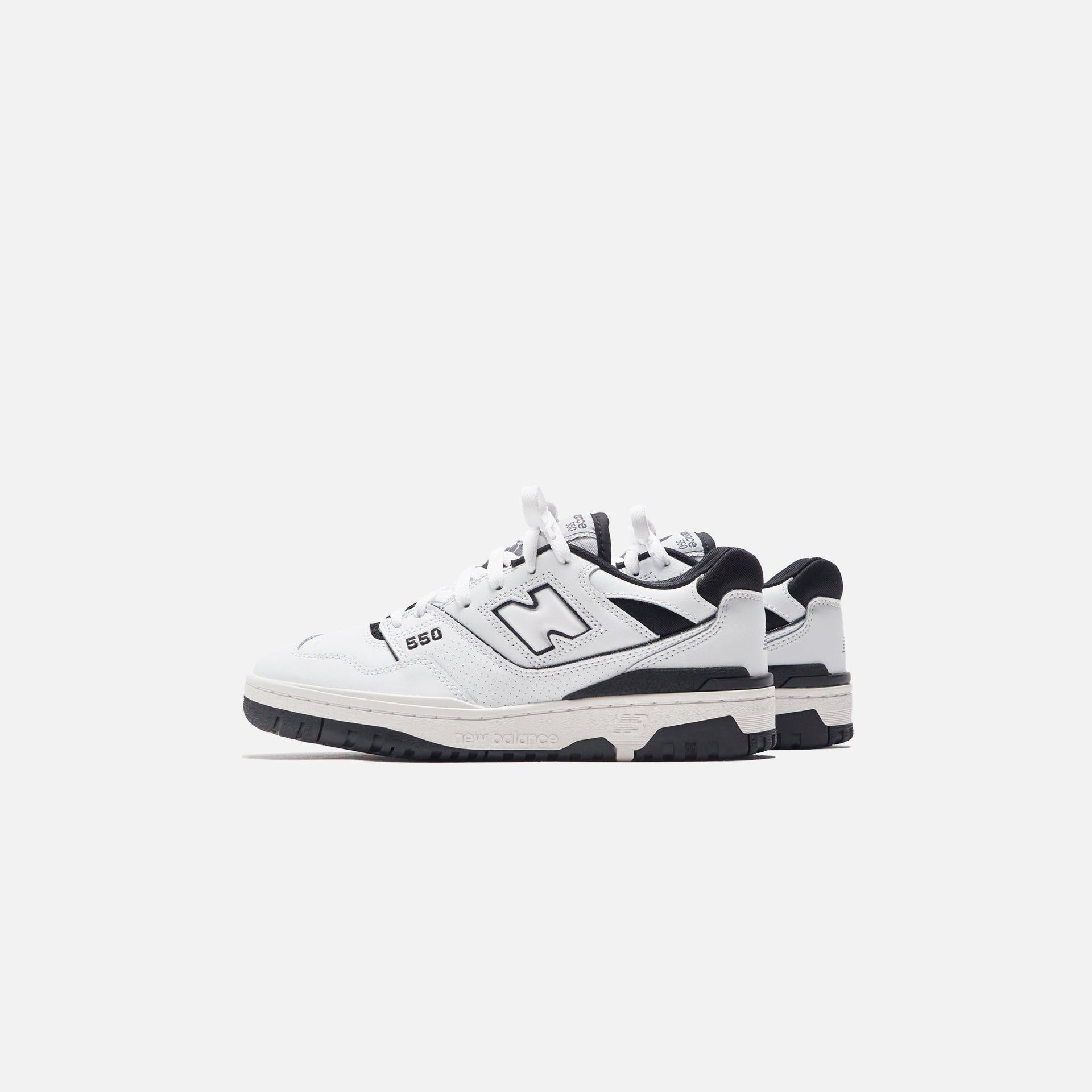 New Balance 550 - White / Black