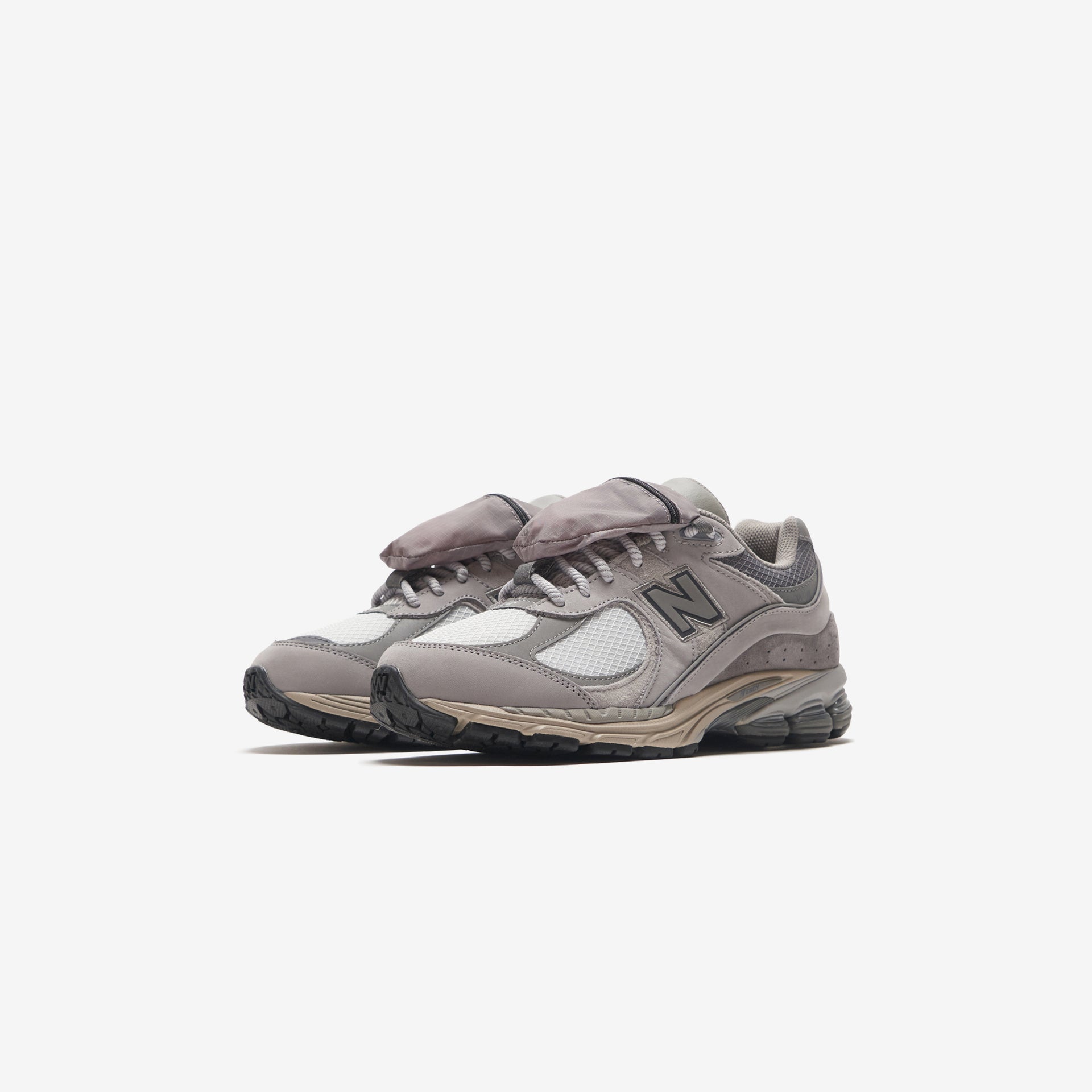 New Balance 2002R Team Away - Grey / Dark Silver Metallic