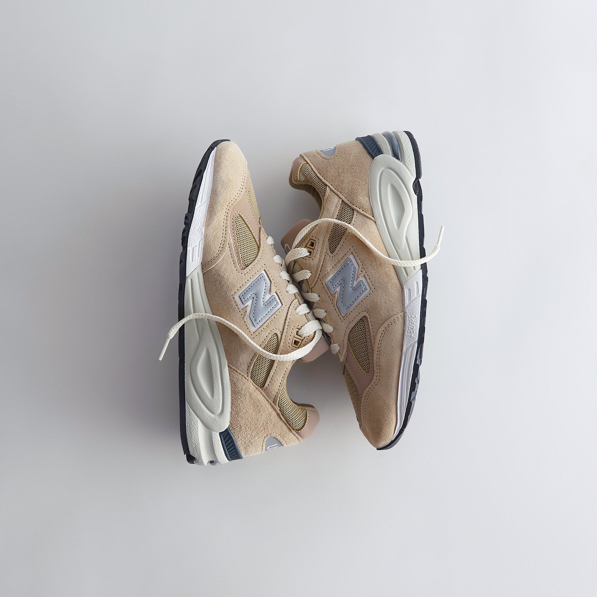 Kith for New Balance 990V2 Tannin – Kith Europe