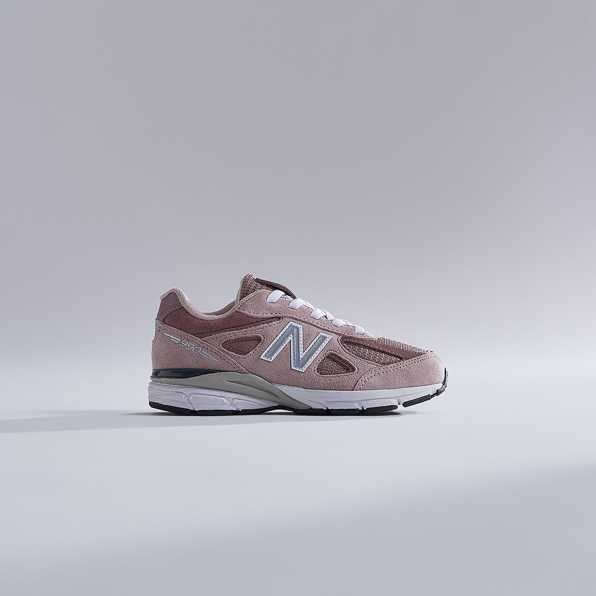 Pink new balance outlet 990v4