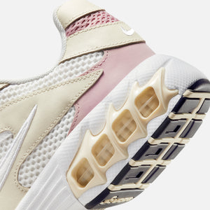 Nike WMNS Zoom Air Fire - Coconut Milk / Summit White / Pink Oxford