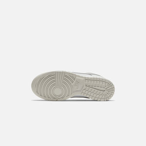 Nike WMNS Dunk Low - White / Photon Dust