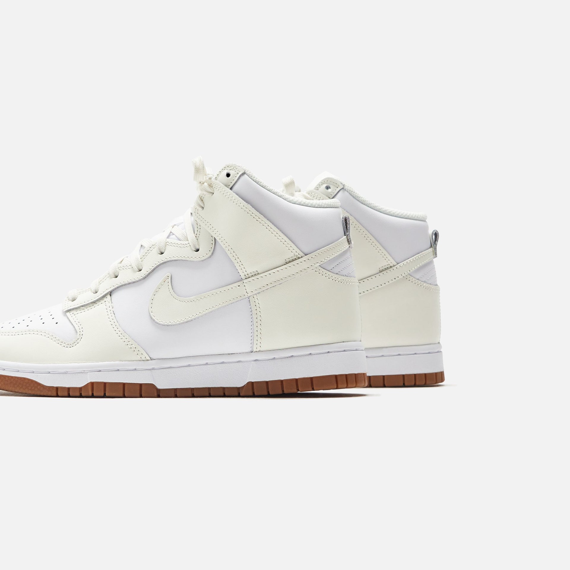 Nike WMNS Dunk High - White / Sail / Gum / Medium Brown