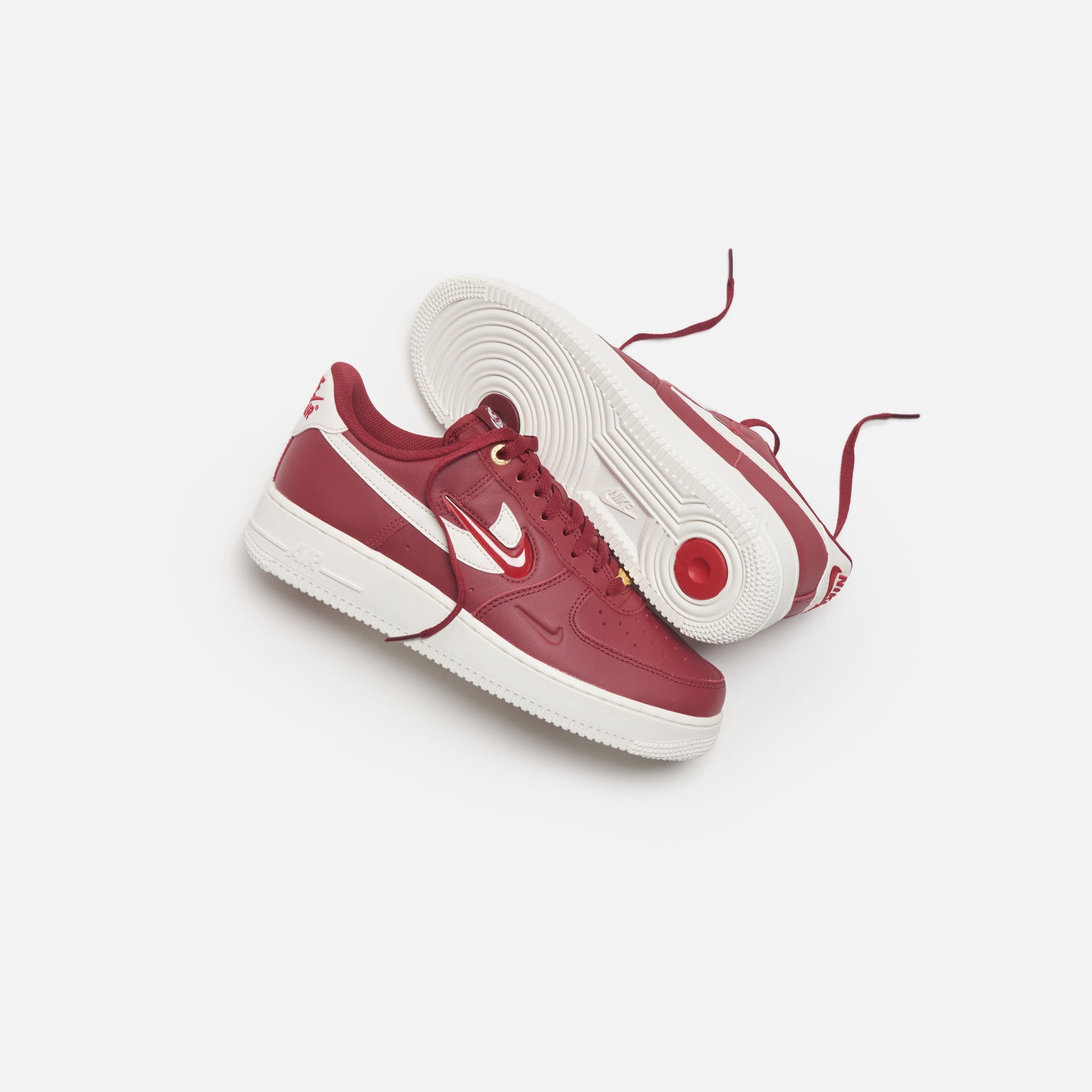 Nike WMNS Air Force 1 `07 PRM 40th Anniversary - Team Red / Gym Red / Sail