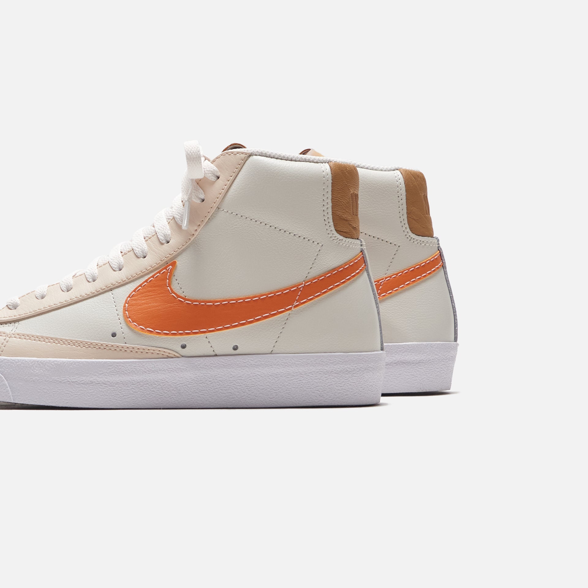 Nike Blazer `77 EMB - Phantom / Hot Curry / Pearl White