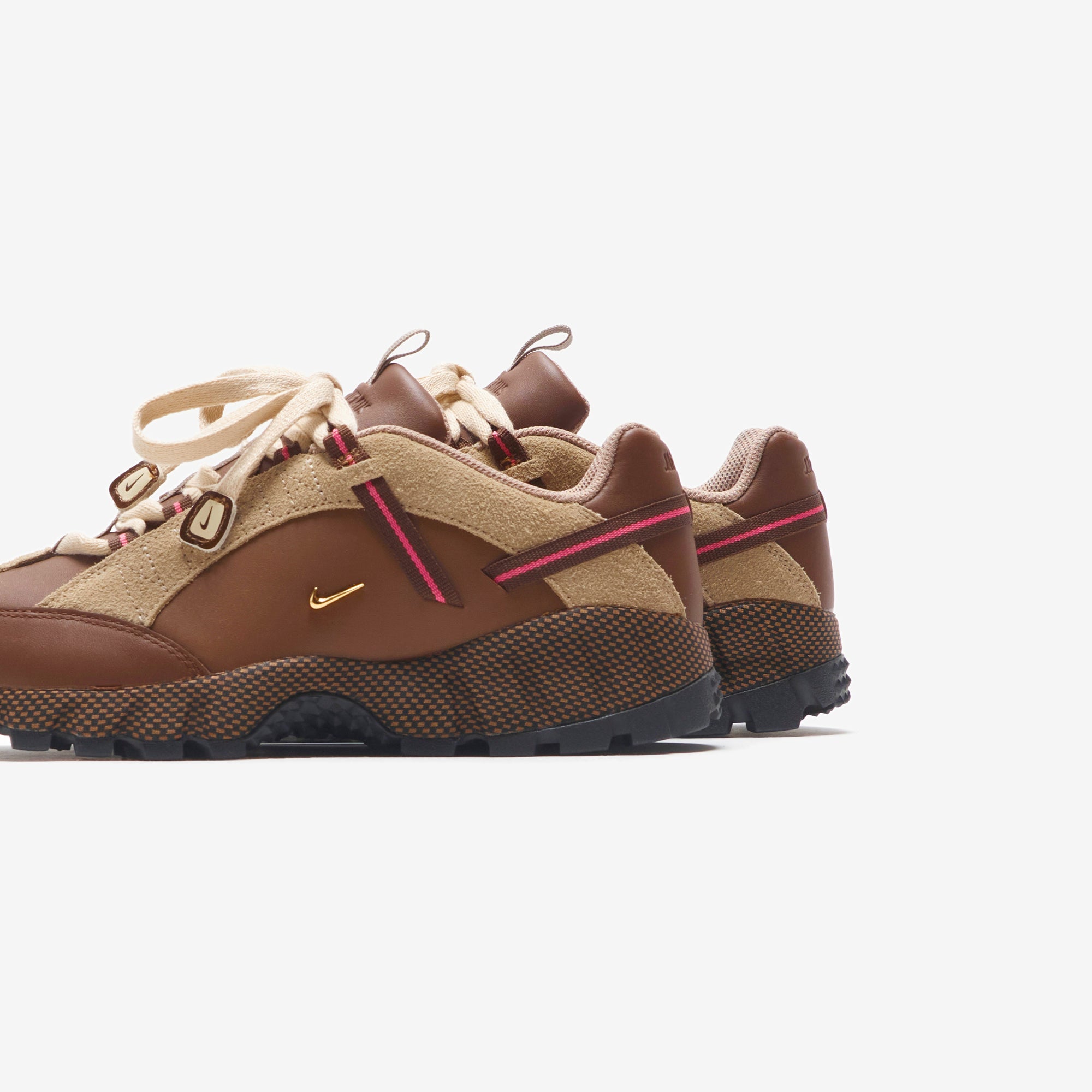 Nike x Jacquemus ★ Air Humara LX Ale Brown and Gold Nike x Jacquemus Air Humara LX - Ale Brown / Gold – Kith Europe