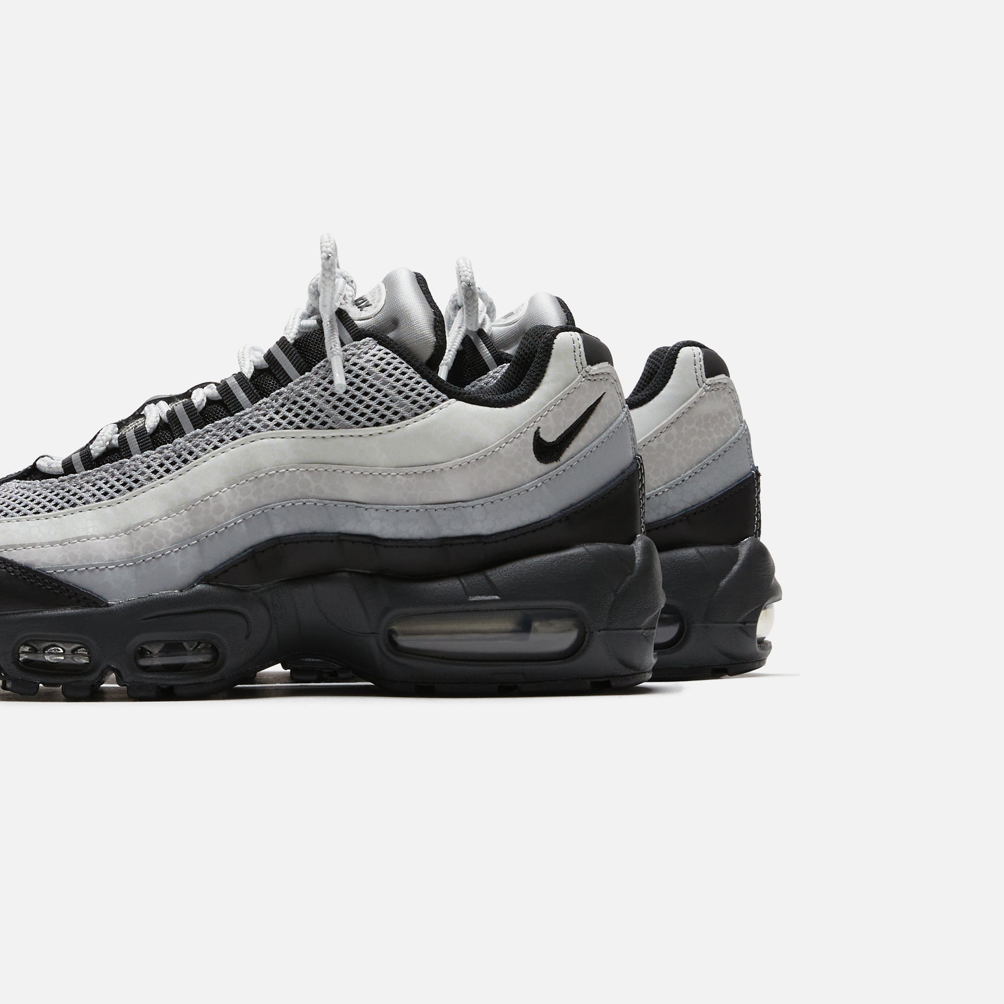 Nike WMNS Air Max 95 - Light Smoke Grey / Black-Photon Dust