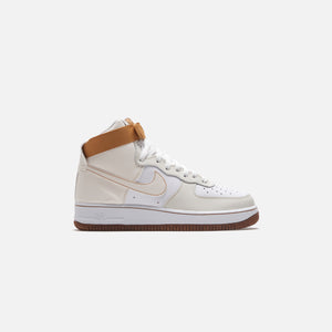 Nike Men's Air Force 1 High '07 LV8 Suede Basketball Shoes