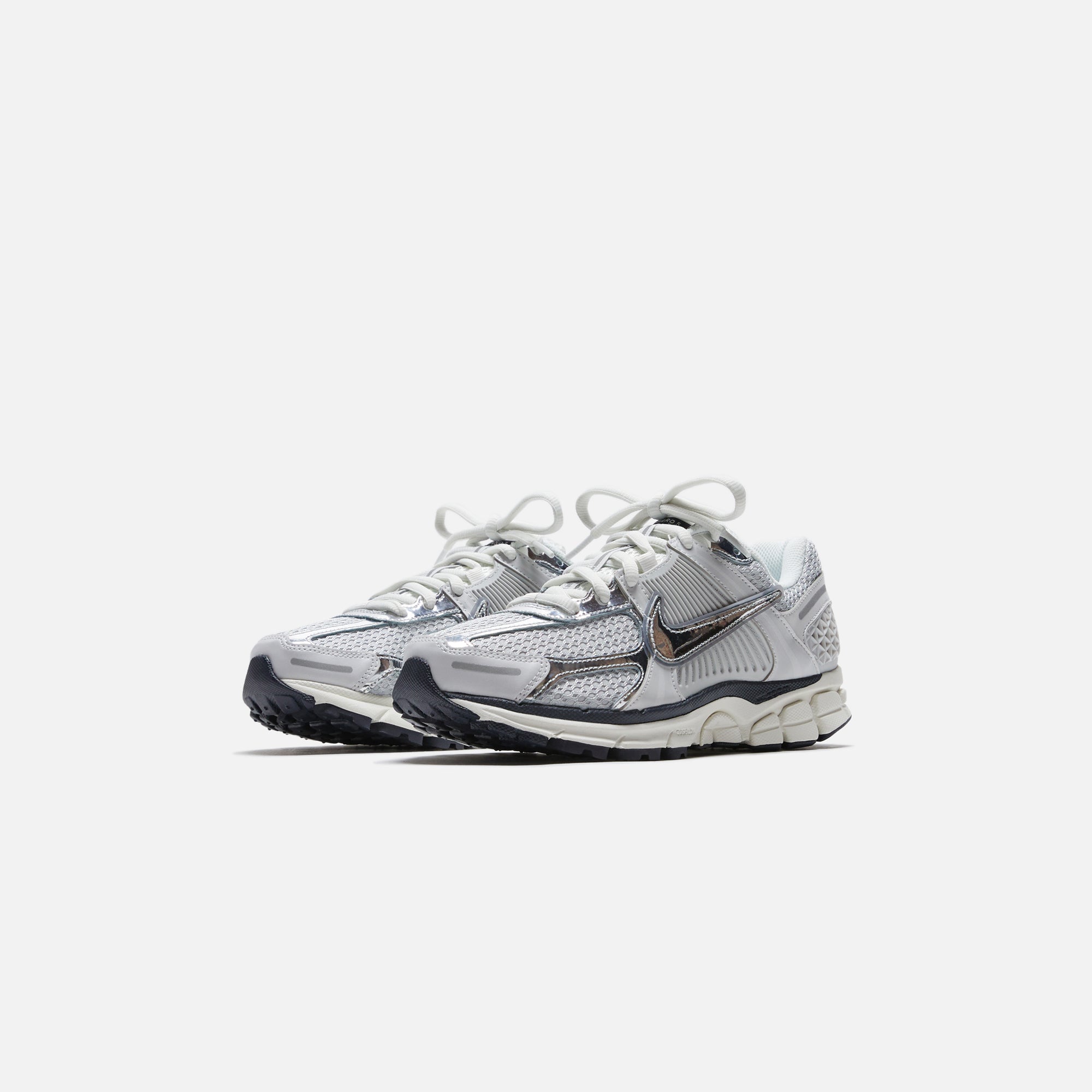 Nike WMNS Zoom Vomero 5 - Photon Dust / Chrome / Gridiron