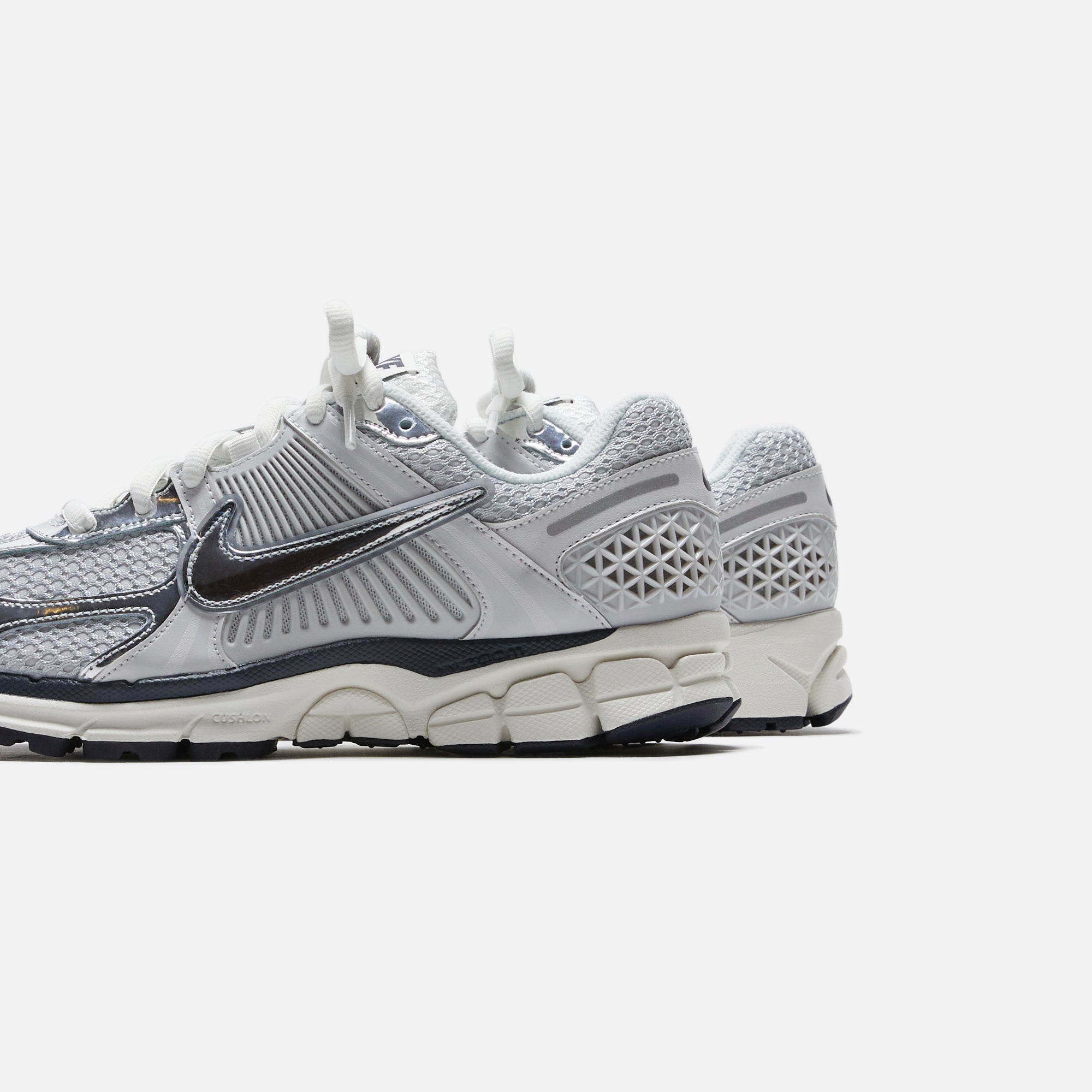 Nike WMNS Zoom Vomero 5 - Photon Dust / Chrome / Gridiron