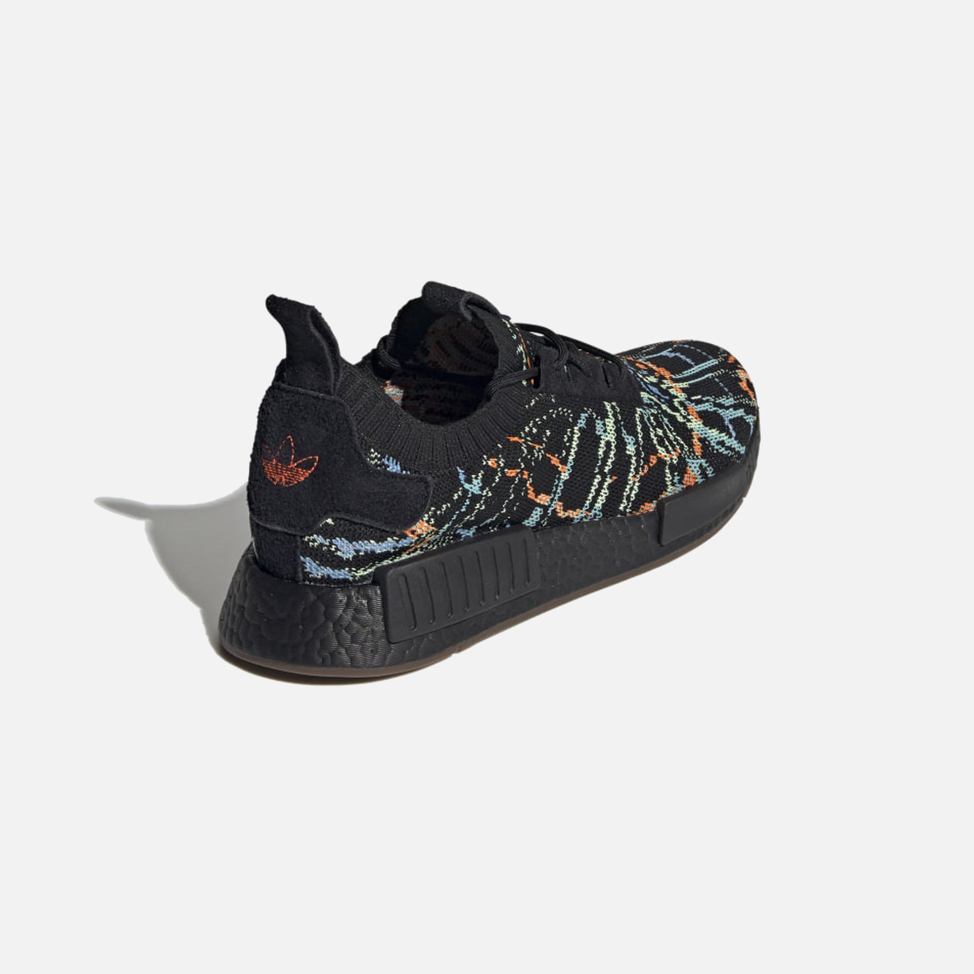 adidas NMD R1 Primeknit - Core Black / Gum